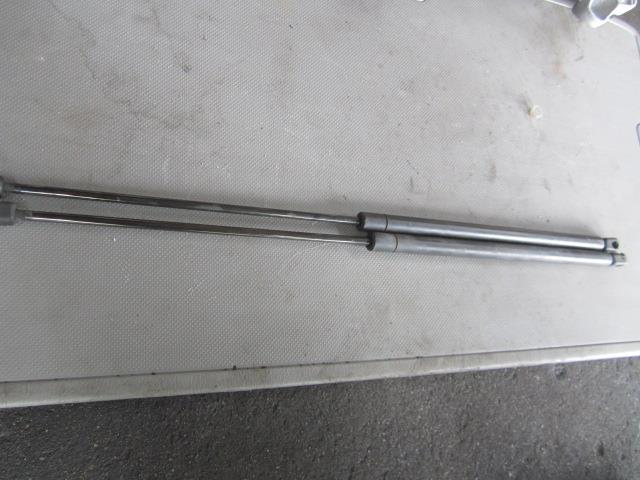 【中古】中古部品 ベンツ Sクラス 220075 フードダンパー 【3310050100-001375857210510】