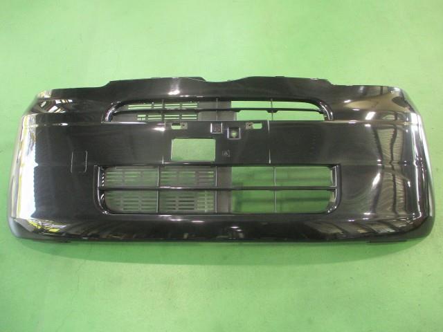 メーカー ダイハツ 車名 タント 型式類別 16010-0005 グレード Xリミテッド 認定型式 DBA-L375S 車両タイプ 5ドアハッチバック 年式 H20/5 シフト CVT 駆動 通称型式 L375SGBGF エンジン型式 KF-VE ミッション型式 アクスル型式 車体色 ブラックマイカ 車体色No X06 トリム色No 走行距離(Km) 128,000 メーカー純正品番 52101-B2260-10 部品メーカー品番 保証 0ヶ月/0km 付加情報 再塗装品（ゴミ?みあり）,小傷あり 商品情報 (1)[8,キレ,アンダーカバー取付部Cキレ] ※純正番号およびモデル番号は参考としてください。※リビルト部品を購入される際のお願い【再生部品】と表示されているものをリビルト部品と呼んでいます。リビルト部品の場合には、交換時に取り外した部品をご返却していただく場合があります。詳しくはこちら※大物商品(ドア・ボンネット・バンパー等)は個人宅への配送ができない場合がございます。その場合、最寄りの配送業者支店止め等の対応となりますので、あらかじめご了承ください。 ページ上部へ【中古】中古部品 タント L375S フロントバンパー 【3310590000-000006730210100】
