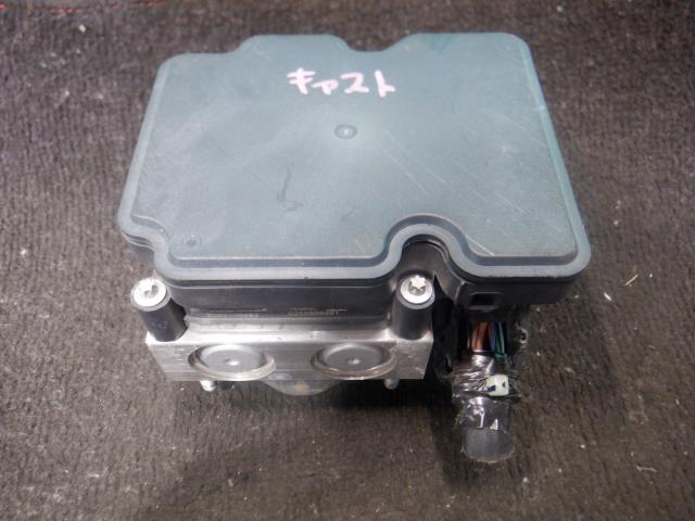 【中古】中古部品 キャスト LA250S ABSアクチュエーター 【3340140100-000023495142500】