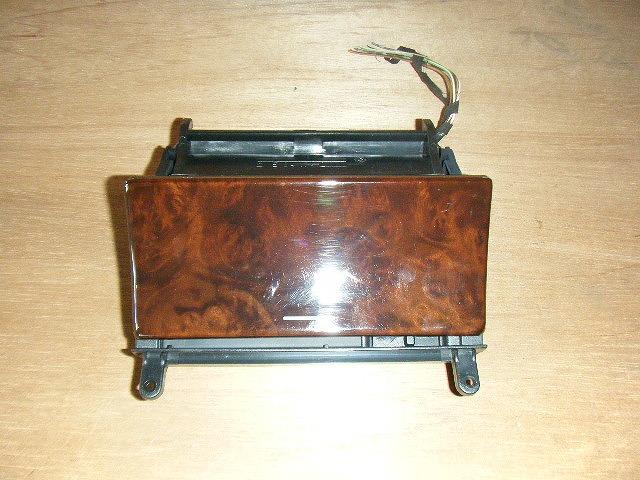 【中古】中古部品 ベンツ CLKクラス 208335 灰皿 【3310050100-001471666170250】