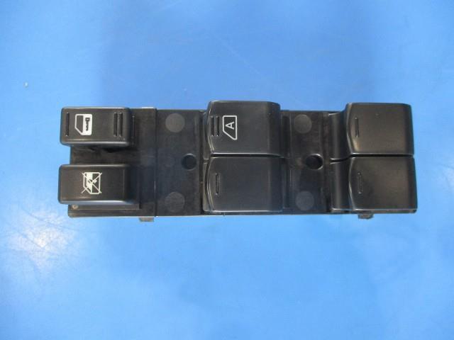 【中古】中古部品 エルグランド PE52 パワーウインドウスイッチ 【3310590000-000006739561900】