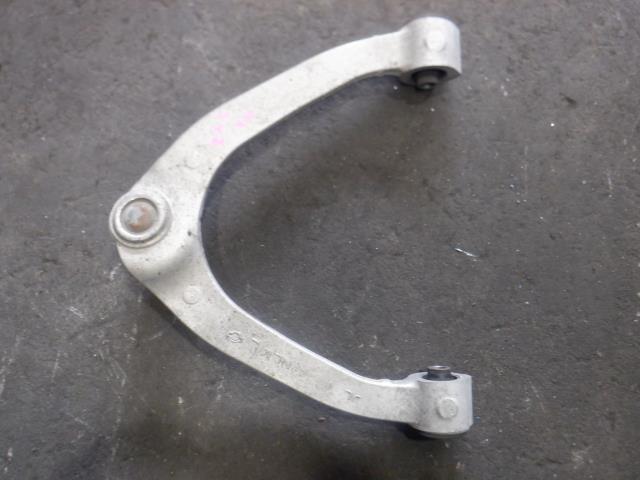 【中古】中古部品 スカイライン ZV37 左フロントアッパアーム 【3340140100-000023360151750】