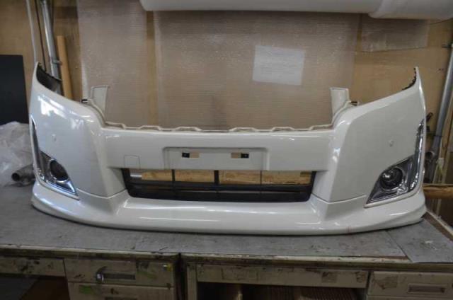 メーカー 日産 車名 エルグランド 型式類別 16578-0070 グレード 350ハイウェイスタープレミアム 7人 認定型式 DBA-PE52 車両タイプ 5DBOXワゴン 年式 H22/7 シフト CVT 駆動 通称型式 TLJARVWE52ED7 エンジン型式 VQ35DE ミッション型式 アクスル型式 車体色 ブリリアントホワイトパール(3P) 車体色No QAB トリム色No Z 走行距離(Km) 144,363 メーカー純正品番 部品メーカー品番 62022-1JB0H 保証 0ヶ月/0km 付加情報 フォグランプ　デイランプ点灯OK　バルブはおまけ扱い　タッチペン跡有　スポ部　マーキング部　割れ＋ヘコミ有　スリキズ＋ガリキズ多　他全体キズ多　塗装ヒビ有 商品情報 ※純正番号およびモデル番号は参考としてください。※リビルト部品を購入される際のお願い【再生部品】と表示されているものをリビルト部品と呼んでいます。リビルト部品の場合には、交換時に取り外した部品をご返却していただく場合があります。詳しくはこちら※大物商品(ドア・ボンネット・バンパー等)は個人宅への配送ができない場合がございます。その場合、最寄りの配送業者支店止め等の対応となりますので、あらかじめご了承ください。 ページ上部へ【中古】中古部品 エルグランド PE52 フロントバンパー 【3310580000-231007001310100】