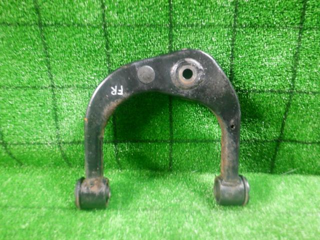 【中古】中古部品 ハイラックスサーフ KZN185W 右フロントアッパアーム 【3330420100-231002000451730】