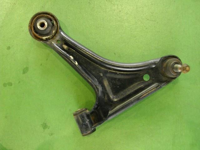 【中古】中古部品 ハイゼット S200W 右フロントロアアーム 【3310590000-000006763051720】