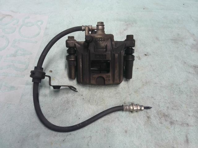 【中古】中古部品 eKワゴン B11W 右フロントキャリパー 【3310200100-000020274544330】