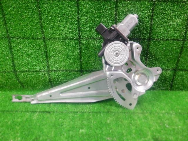【中古】中古部品 ライフ JB6 左リアドアレギュレータ・モーター 【3330420100-231011000213420】