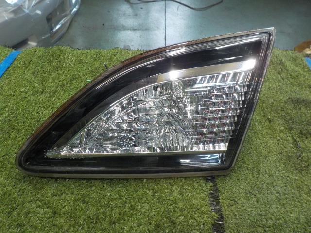 【中古】中古部品 アクセラ BLEFP 右テールランプ 【3260200000-231003000115501】