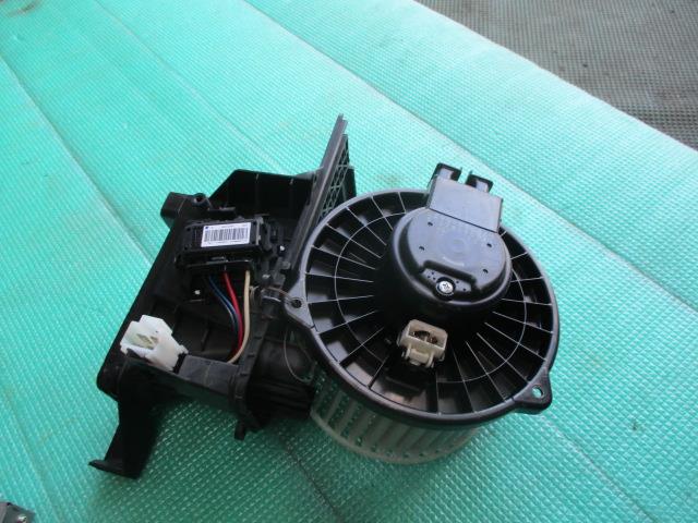 【中古】中古部品 インプレッサ GP2 ヒーターブロアモーター 【3310190100-000233014267900】