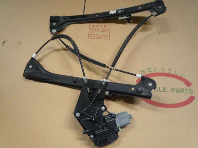 【中古】中古部品 VW ポロ 6RCBZ 左リアドアレギュレータ・モーター 【3310050100-001204842413420】