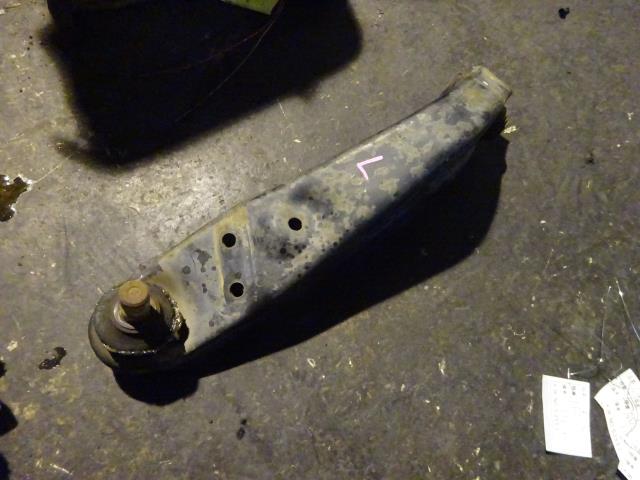 【中古】中古部品 eKワゴン H82W 左フロントロアアーム 【3310410000-000213072551740】