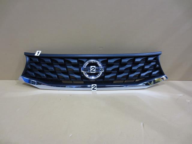 Front Grill - 【中古】中古部品 デイズ B21W ラジエータグリル 【3330460100-000001563210400】