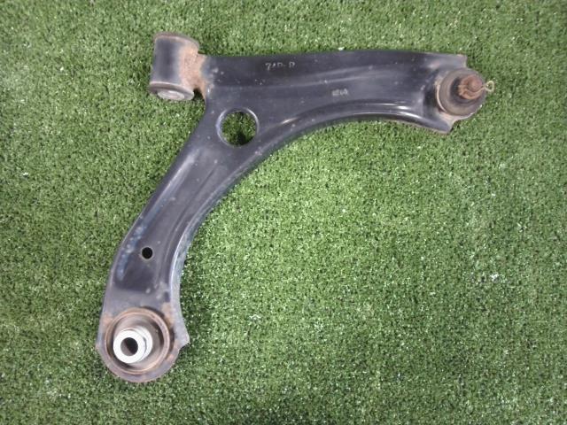 【中古】中古部品 アルト HA36S 右フロントロアアーム 【3260460000-231017000451720】