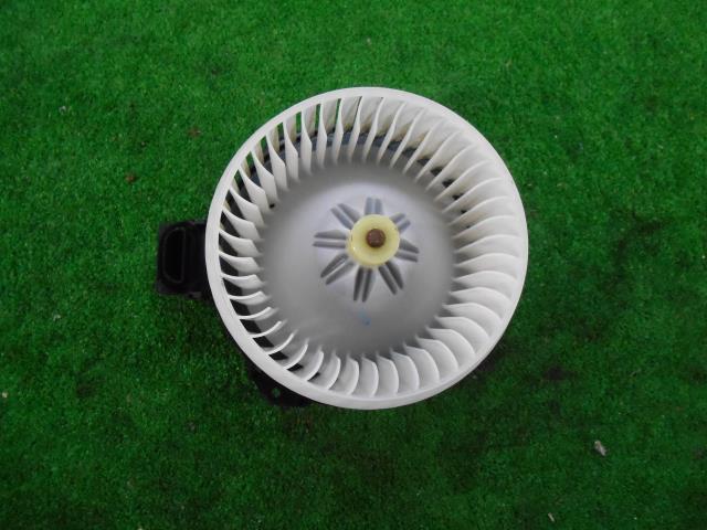 【中古】中古部品 スイフト ZC71S ヒーターブロアモーター 【3310080100-000203020067900】