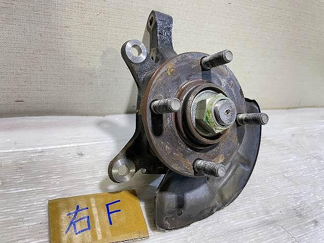 【中古】中古部品 ミニキャブ U61V 右フロントナックルハブ 【3310050100-211004000144310】