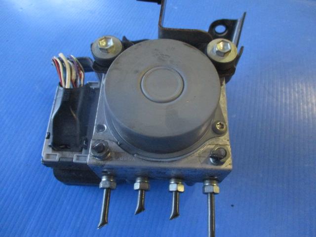 【中古】中古部品 カローラアクシオ NZE141 ABSアクチュエーター 【3330560100-231006000242500】