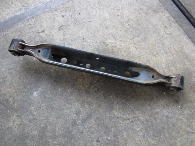 【中古】中古部品 デュアリス J10 右リアロアアーム 【3310050100-001276186151820】