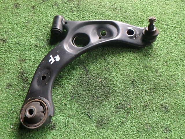 【中古】中古部品 ムーヴ L160S 右フロントロアアーム 【3330450100-231020000251720】