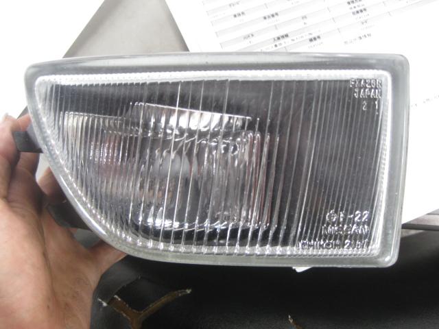 【中古】中古部品 セフィーロ WPA32 右フォグランプ 【3310050100-000772239710850】