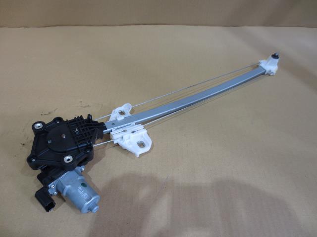 【中古】中古部品 フィット GP5 左リアドアレギュレータ・モーター 【3330460100-000001564013420】