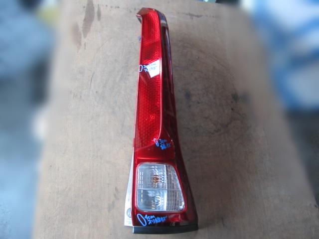 【中古】中古部品 セレナ C25 右テールランプ 【3310050100-001068272215500】