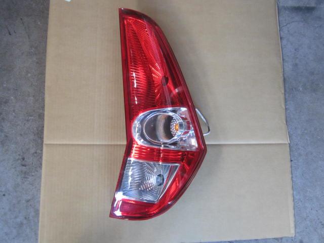 【中古】中古部品 スプラッシュ XB32S 左テールランプ 【3310050100-001065491115600】