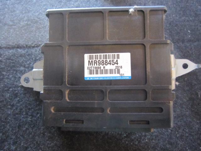 【中古】中古部品 ミニキャブ U62T エンジンコンピューター 【3310050100-001417260263100】