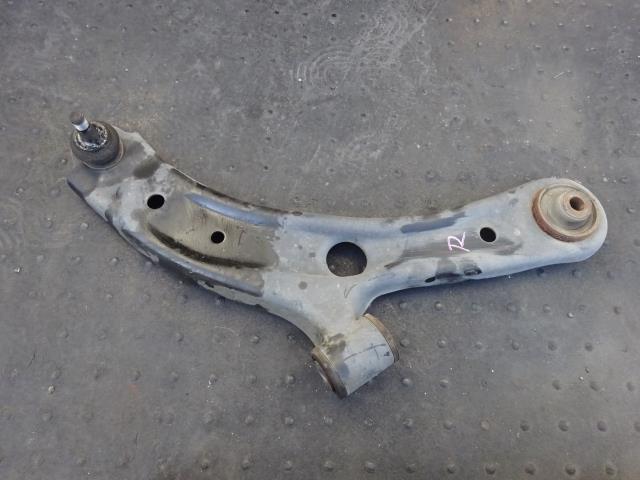 【中古】中古部品 ソリオ MA15S 右フロントロアアーム 【3310410000-000223034151720】