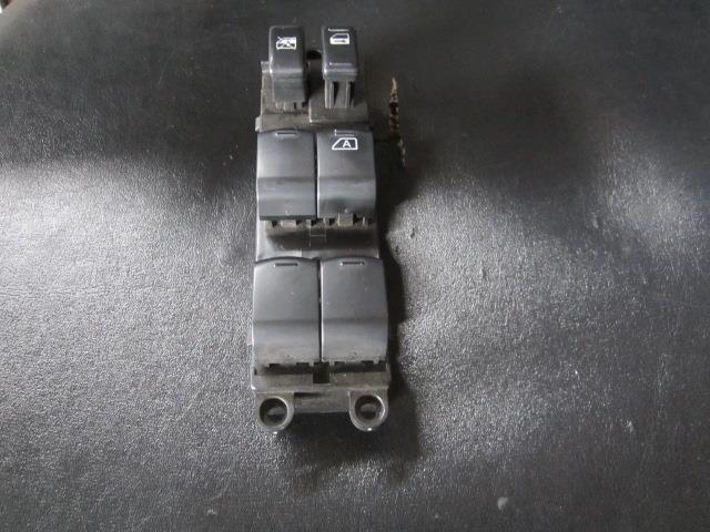 【中古】中古部品 ノート E11 パワーウインドウスイッチ 【3310050100-001289123861900】