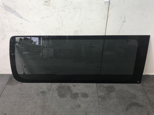 【中古】中古部品 NV350キャラバン VR2E26 右クォーターガラス 【3310050100-001599743317280】