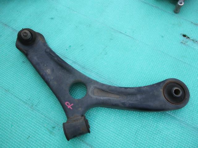 【中古】中古部品 ワゴンR MH34S 右フロントロアアーム 【3310190100-000233020651720】