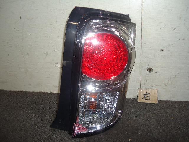 【中古】中古部品 カローラルミオン NZE151N 右テールランプ 【3310050100-001652563315500】