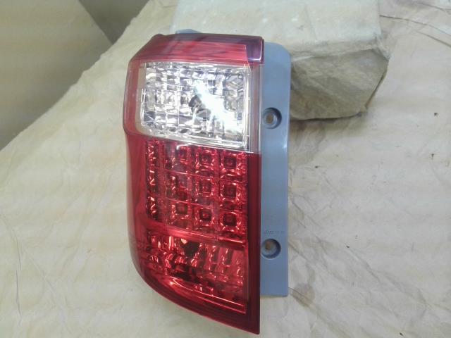 【中古】中古部品 アルファード GGH20 左テールランプ 【3310540000-000023204115601】