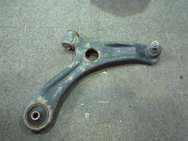 【中古】中古部品 ワゴンR MH23S 右フロントロアアーム 【3310050100-001531013451720】