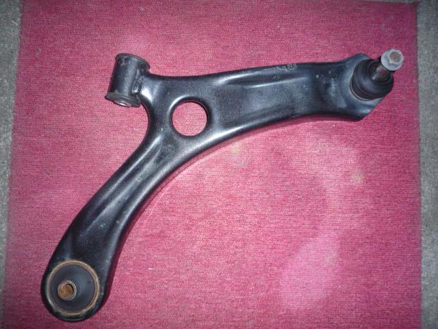 【中古】中古部品 アルト HA25S 右フロントロアアーム 【3310050100-001217224751720】