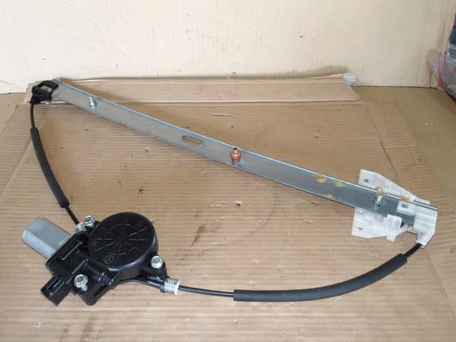 【中古】中古部品 ビアンテ CCEFW 右フロントドアレギュレータ・モーター 【3340220100-000224031113120】