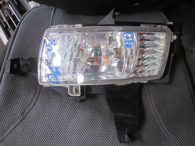 【中古】中古部品 アイシス ANM10W 左フォグランプ 【3310050100-001010822610950】