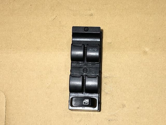 【中古】中古部品 ワゴンR MH21S パワーウインドウスイッチ 【3310050100-001583713661900】