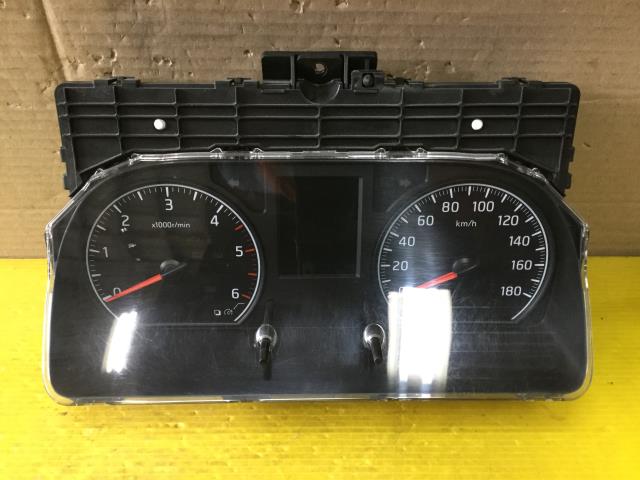 【中古】中古部品 NV350キャラバン CW8E26 スピードメーター 【3330960100-000052052461400】