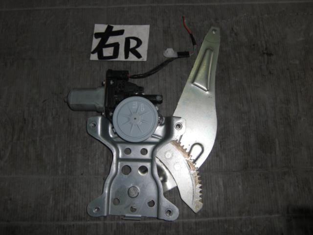 【中古】中古部品 ワゴンR MH23S 右リアドアレギュレータ・モーター 【3310050100-001274674813320】