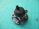 【中古】中古部品 アクア NHP10 リアハブ 【3310190100-000233020944470】