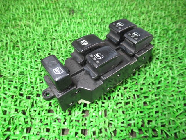 【中古】中古部品 ハイゼットアトレ S331G パワーウインドウスイッチ 【3330540100-231116000561900】
