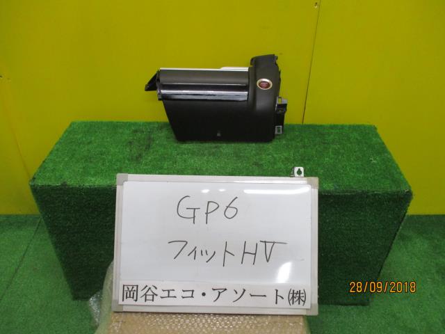 【中古】中古部品 フィット GP6 A/Cスイッチパネル 【3331010600-001465859960900】
