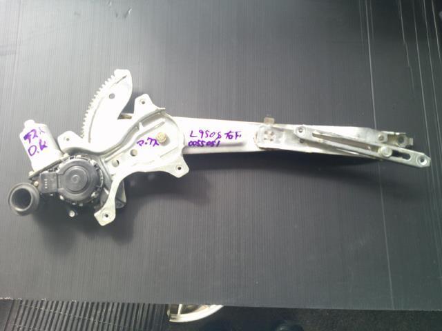 【中古】中古部品 マックス L950S 右フロントドアレギュレータ・モーター 【3330560100-231202001013120】