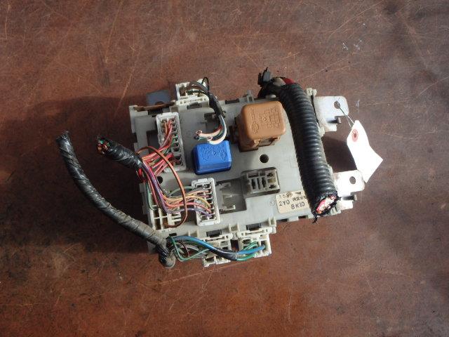 【中古】中古部品 セフィーロ A33 ヒューズボックス 【3331010800-000021666667800】