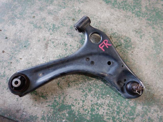 【中古】中古部品 ハイゼット S510P 右フロントロアアーム 【3330810100-231207000951720】