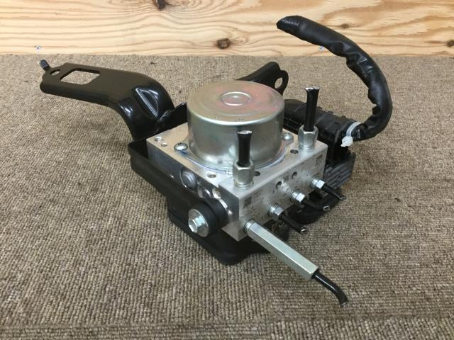 【中古】中古部品 ルーミー M910A ABSアクチュエーター 【3330960100-000052173442500】