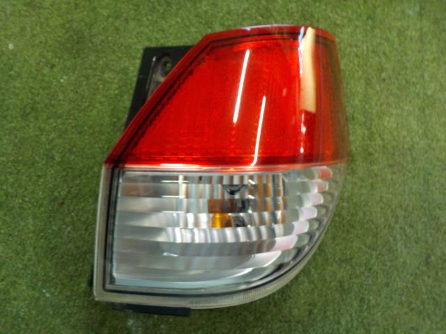 【中古】中古部品 デリカD2 MB15S 右テールランプ 【3260200000-231206000215500】