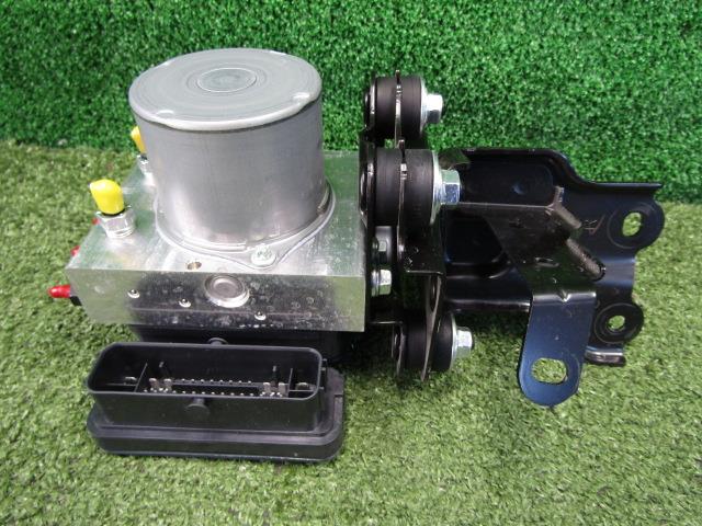 【中古】中古部品 カローラスポーツ ZWE219H ABSアクチュエーター 【3330200100-230150000042500】