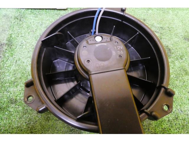 【中古】中古部品 ピクシススペース L575A ヒーターブロアモーター 【3331010600-0...